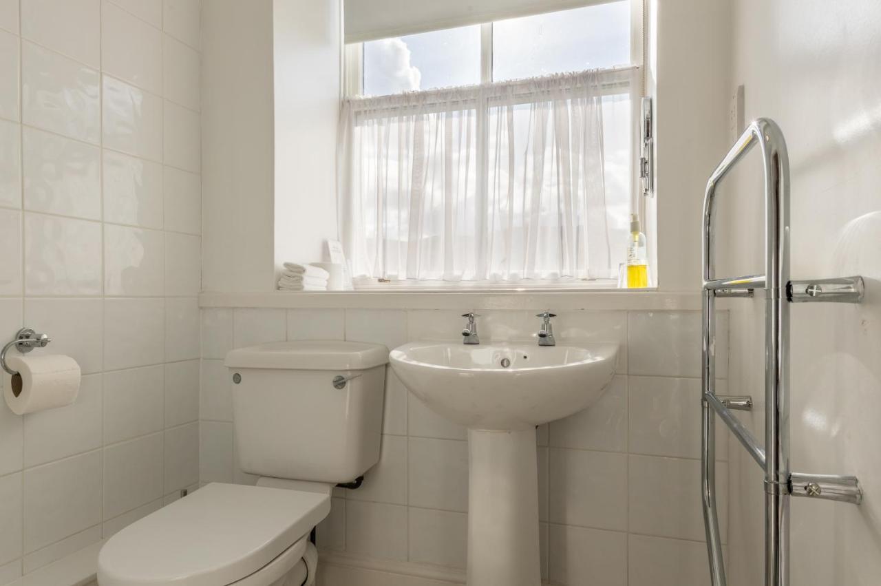 קזיק Dorchester House מראה חיצוני תמונה