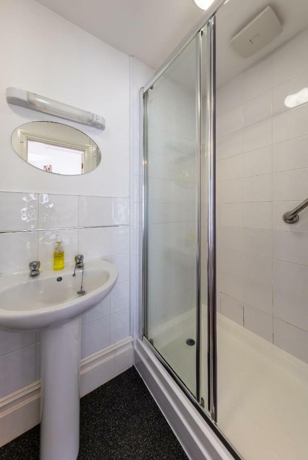 קזיק Dorchester House מראה חיצוני תמונה